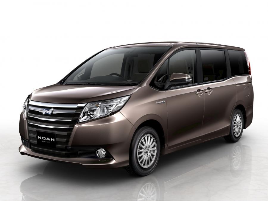  Toyota Noah Concept 2013 года  (фото 4 из 4)